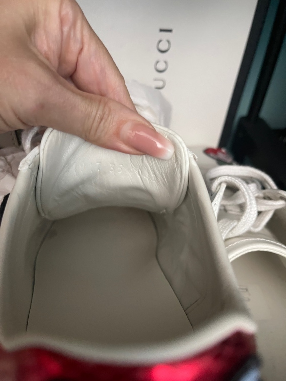 Gucci White Leather Floral Embroidered Low-Top Sneakers with Red & Green Web - Picture 6 of 7